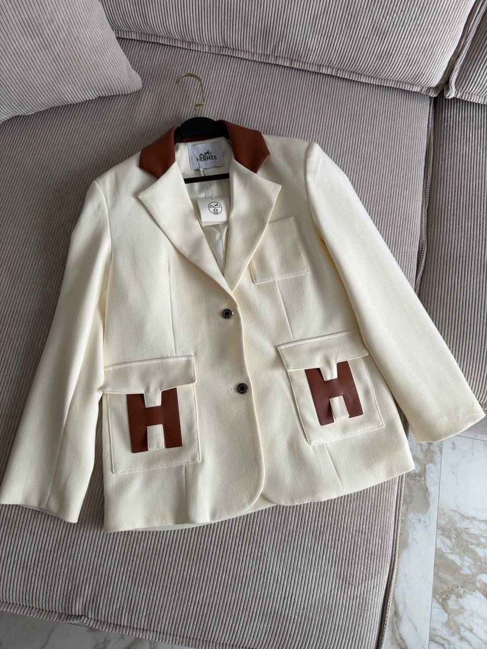 брючный костюм,брючный костюм женский,классический брючный костюм,бежевый брючный костюм,костюм женский брючный классический