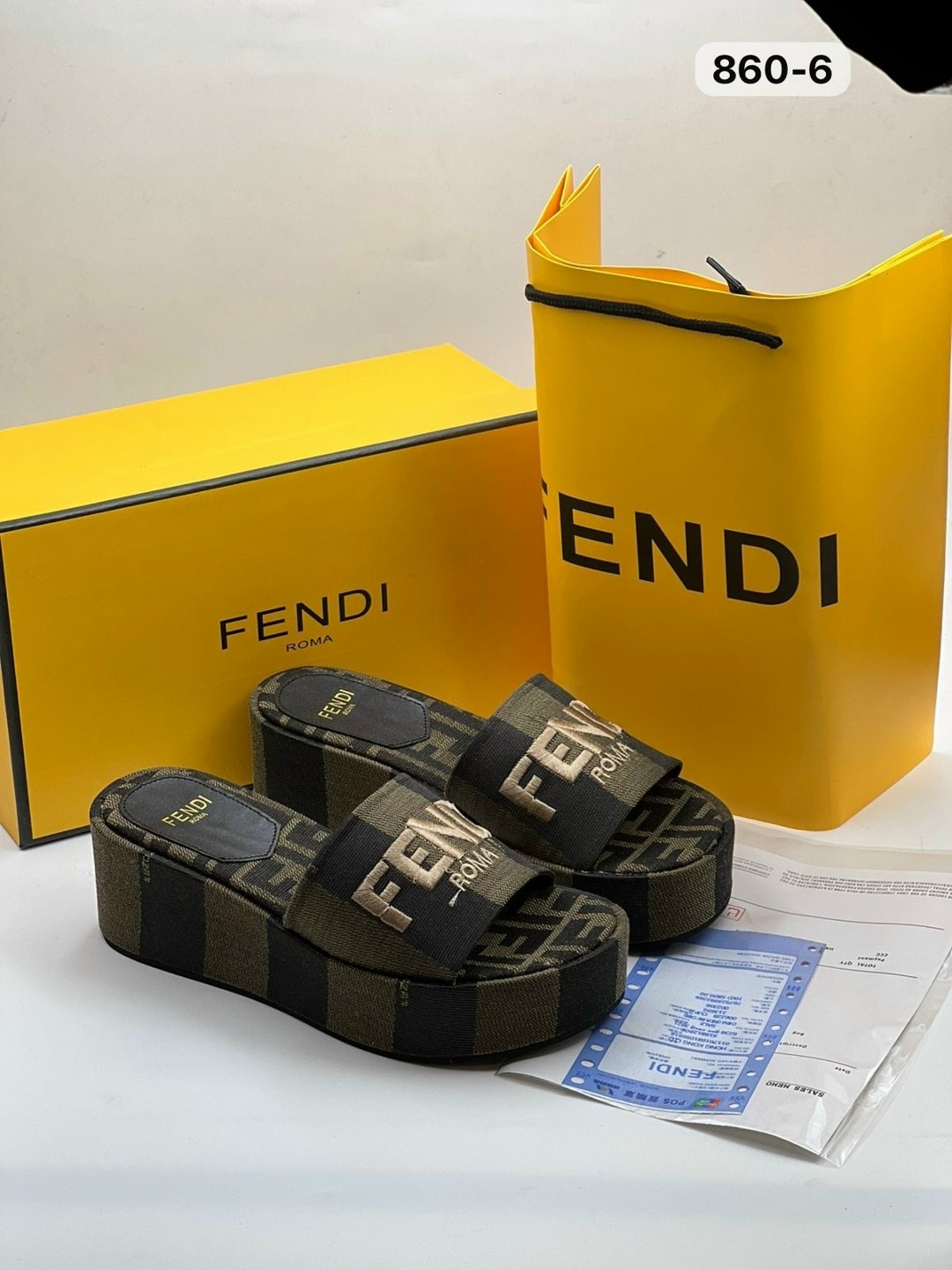 шлепки фенди,шлепки фенди женские оригинал,шлепанцы fendi,тапочки fendi,шлепанцы женские