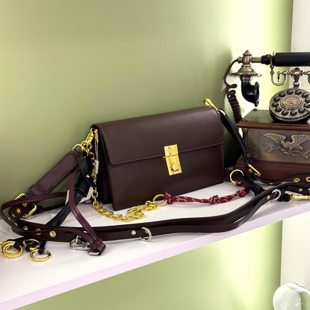 брендовые сумочки,сумка,сумка женская,сумка бордовая,клатч