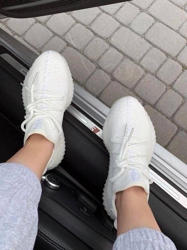 adidas yeezy boost 350 white,кроссовки изи буст,кроссовки женские adidas yeezy boost 350 белые,мужские кроссовки adidas yeezy boost 350 v2 white,кроссовки adidas yeezy 350 boost