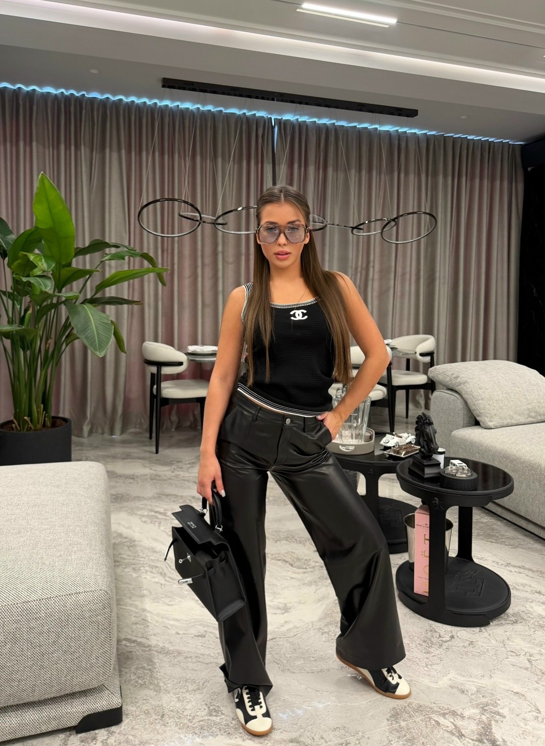 брюки стильные,кожаные штаны,кожаные брюки женские,брюки модный стиль