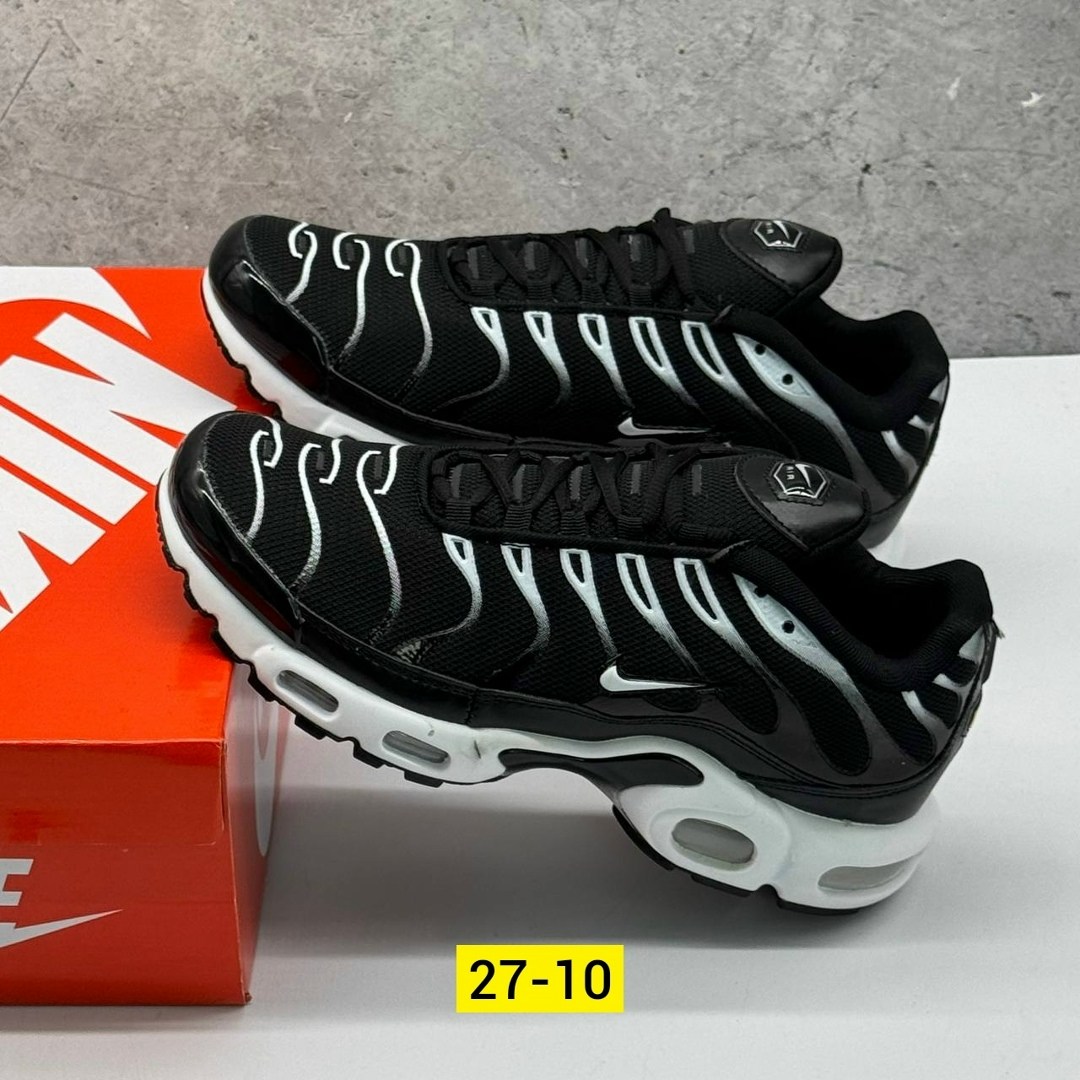 кроссовки nike air max plus tn,nike air max tn plus,кроссовки мужские nike air max tn plus,мужские кроссовки nike air max plus tn black silver green,nike air max tn plus black