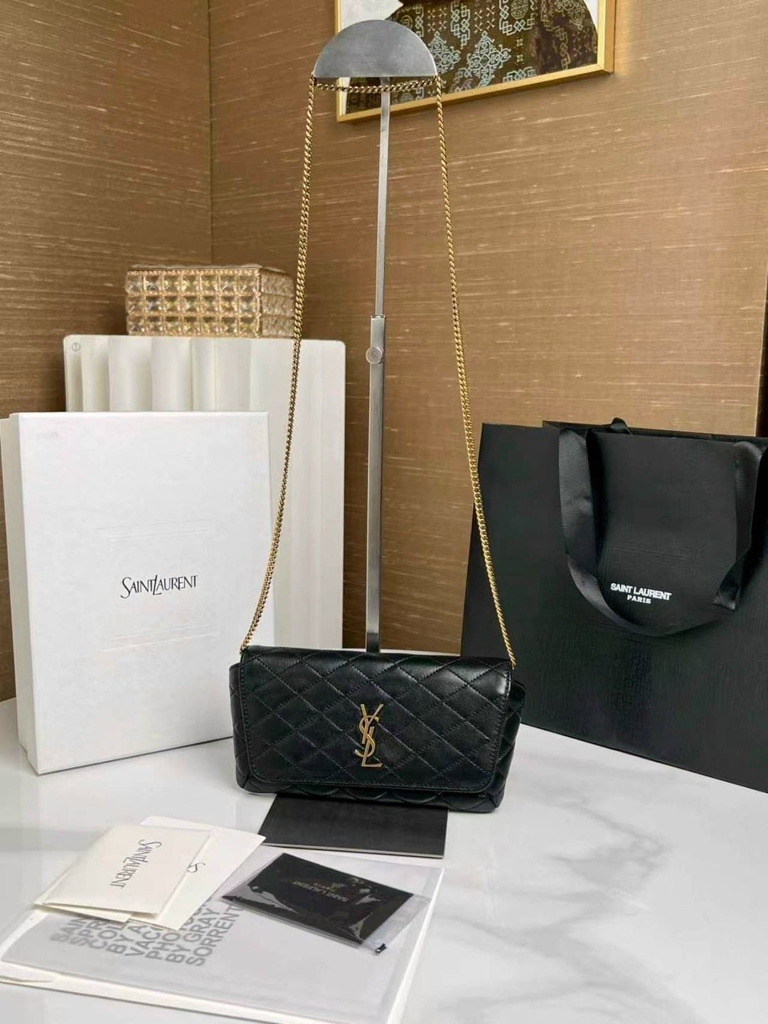 сумка с цепочкой,cумка saint laurent,yves saint laurent сумка,сумка на плечо saint laurent,клатч