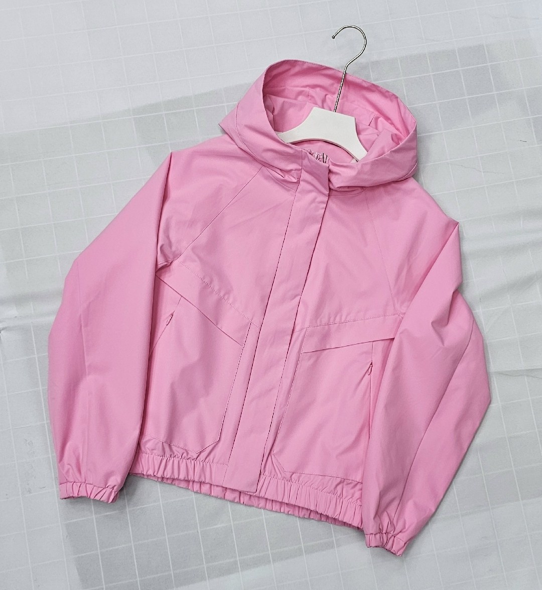 ветровка,куртка,куртка женская,легкая куртка,куртка женская бежевая