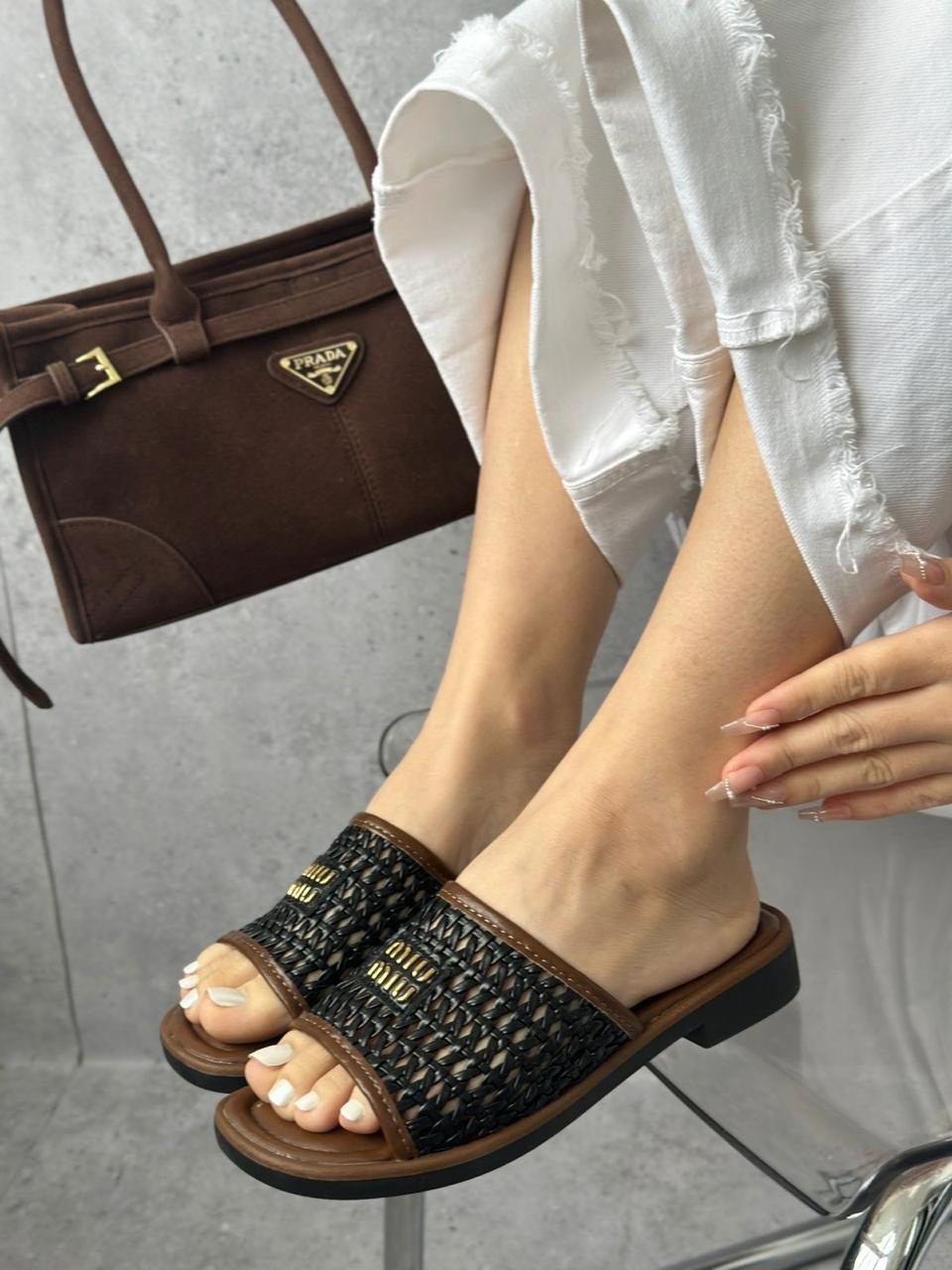 ,женские шлепанцы,женские шлепанцы prada,модные шлепанцы,шлепанцы летние