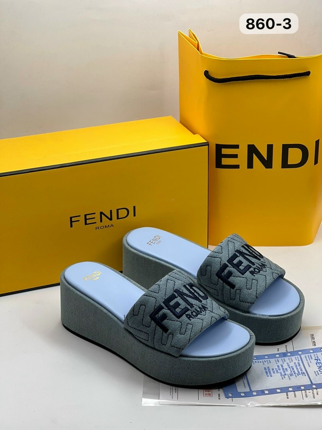 шлепки фенди,шлепки фенди женские оригинал,шлепанцы fendi,тапочки fendi,шлепанцы женские