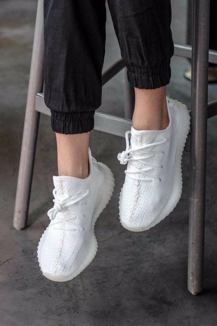 adidas yeezy boost 350 white,кроссовки изи буст,кроссовки женские adidas yeezy boost 350 белые,мужские кроссовки adidas yeezy boost 350 v2 white,кроссовки adidas yeezy 350 boost