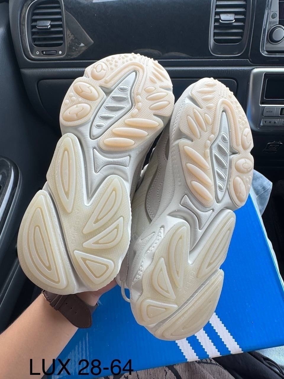 кроссовки adidas ozweego,adidas originals ozweego,кроссовки женские adidas ozweego,кроссовки ozweego originals adidas,кроссовки адидас бежевые