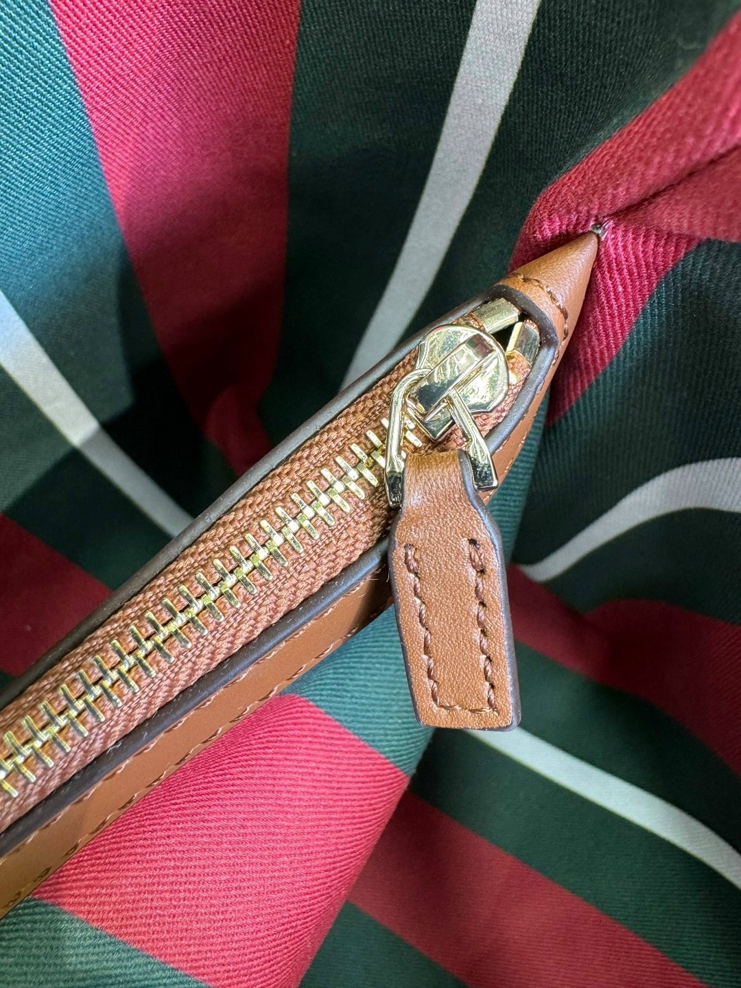 gucci сумка,сумка шоппер гуччи,сумка женская gucci,сумка gucci ophidia,гуччи сумка