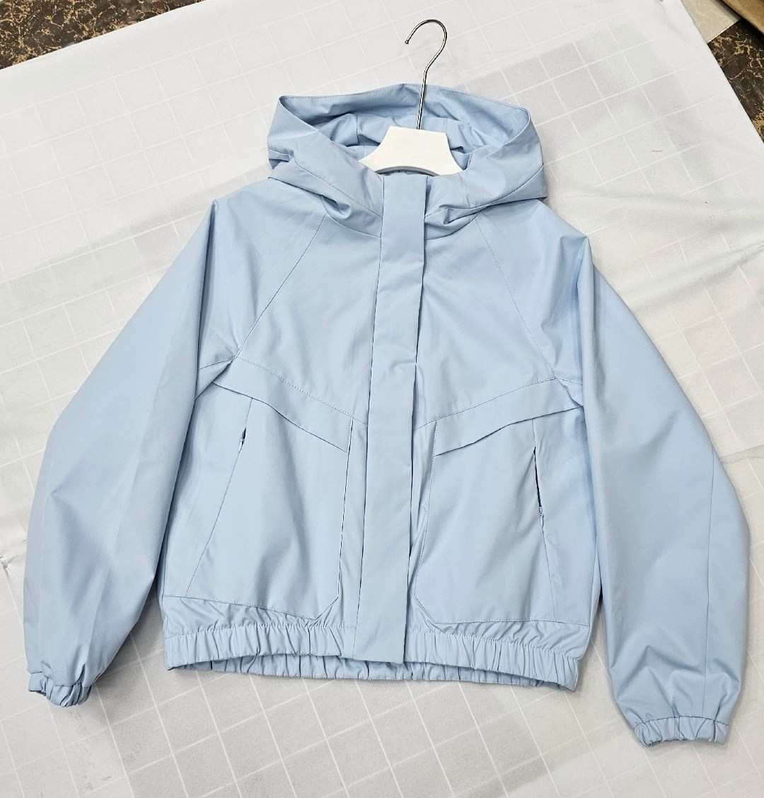 ветровка,куртка,куртка женская,легкая куртка,куртка женская бежевая