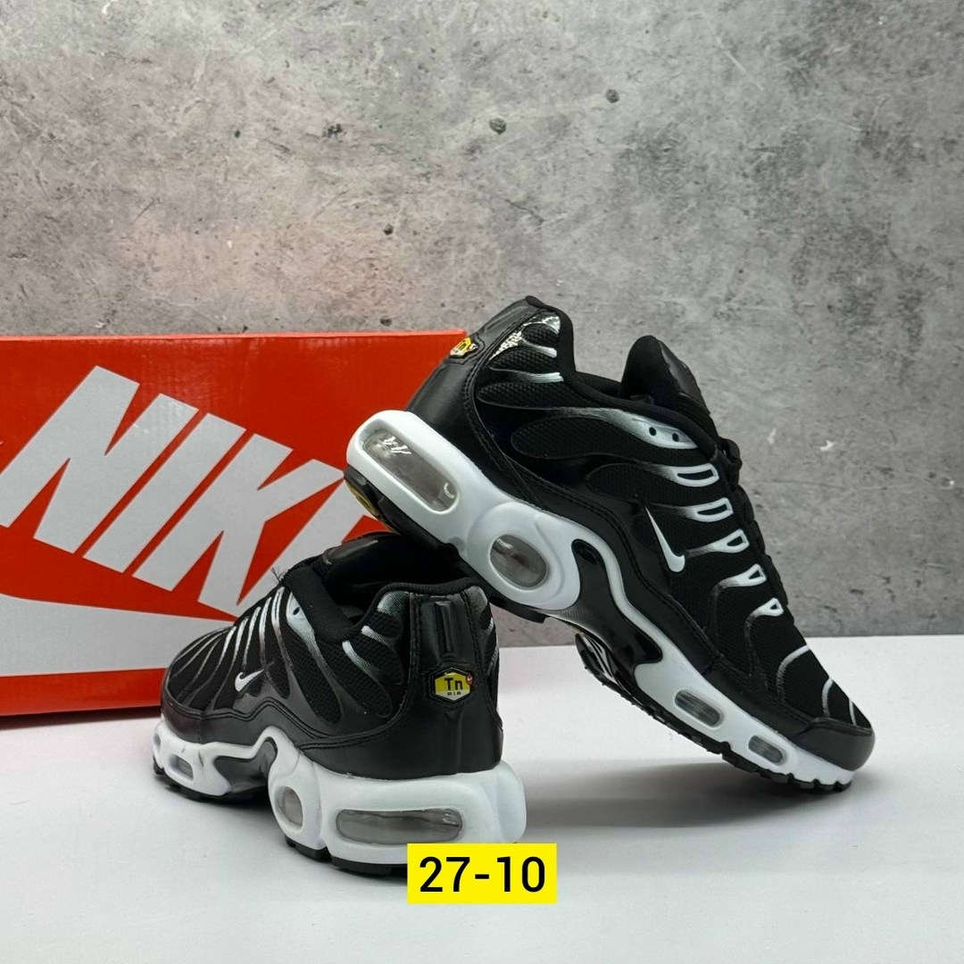 кроссовки nike air max plus tn,nike air max tn plus,кроссовки мужские nike air max tn plus,мужские кроссовки nike air max plus tn black silver green,nike air max tn plus black