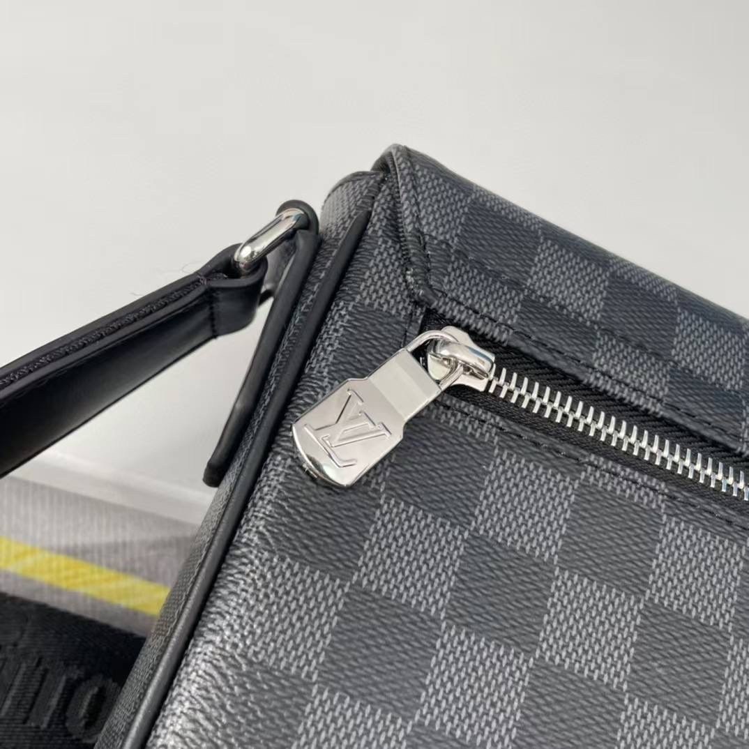 мужская сумка louis vuitton,сумка мессенджер louis vuitton district pm мужская,cумка louis vuitton,сумка мужская louis vuitton district pm,сумка louis vuitton mick pm