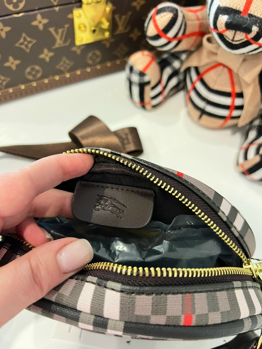 поясная сумка burberry,burberry сумка,пояс burberry,burberry сумка на пояс,burberry поясная сумка с монограммой