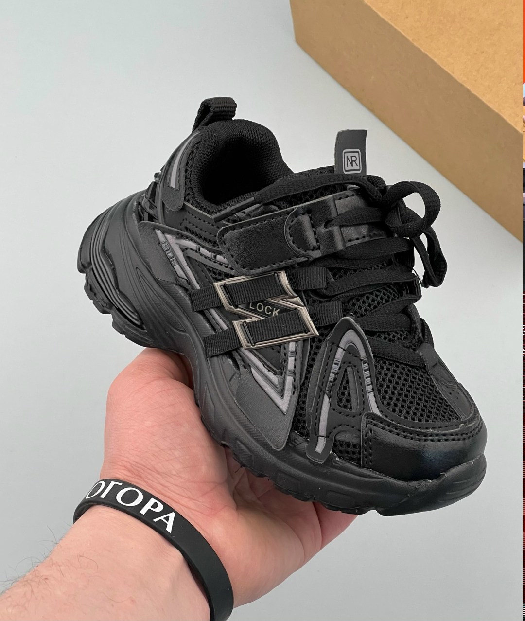 мужские кроссовки balenciaga runner черные,массивные кроссовки баленсиага,кроссовки balenciaga,кроссовки balenciaga track,мужские кроссовки balenciaga track черные