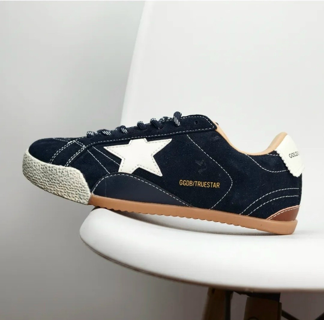 ,golden goose navy suede superstar sneakers,кроссовки golden goose,golden goose кроссовки с синими звездами,кроссовки golden goose superstar синий