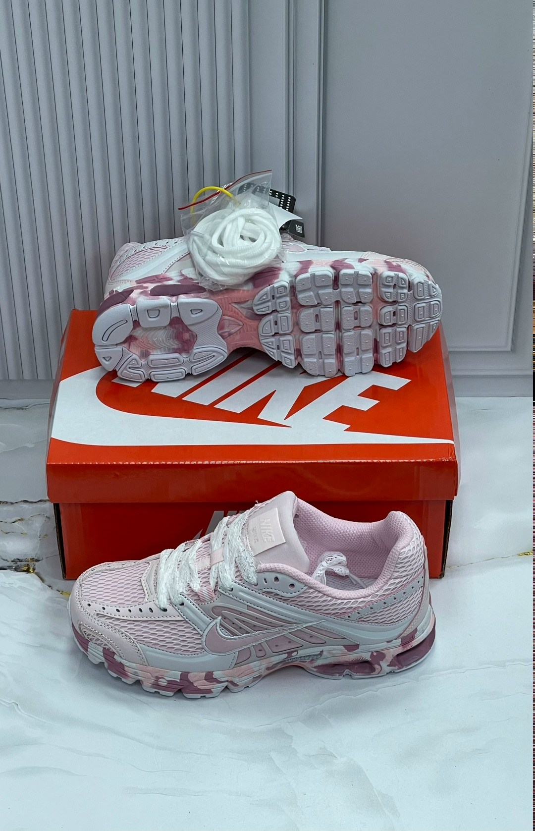 кроссовки nike initiator slip resistant розовые,кроссовки nike initiator розовые pink y2k женские,кроссовки,кроссовки initiator running nike бело-розовый,кроссовки nike initiator pink женские