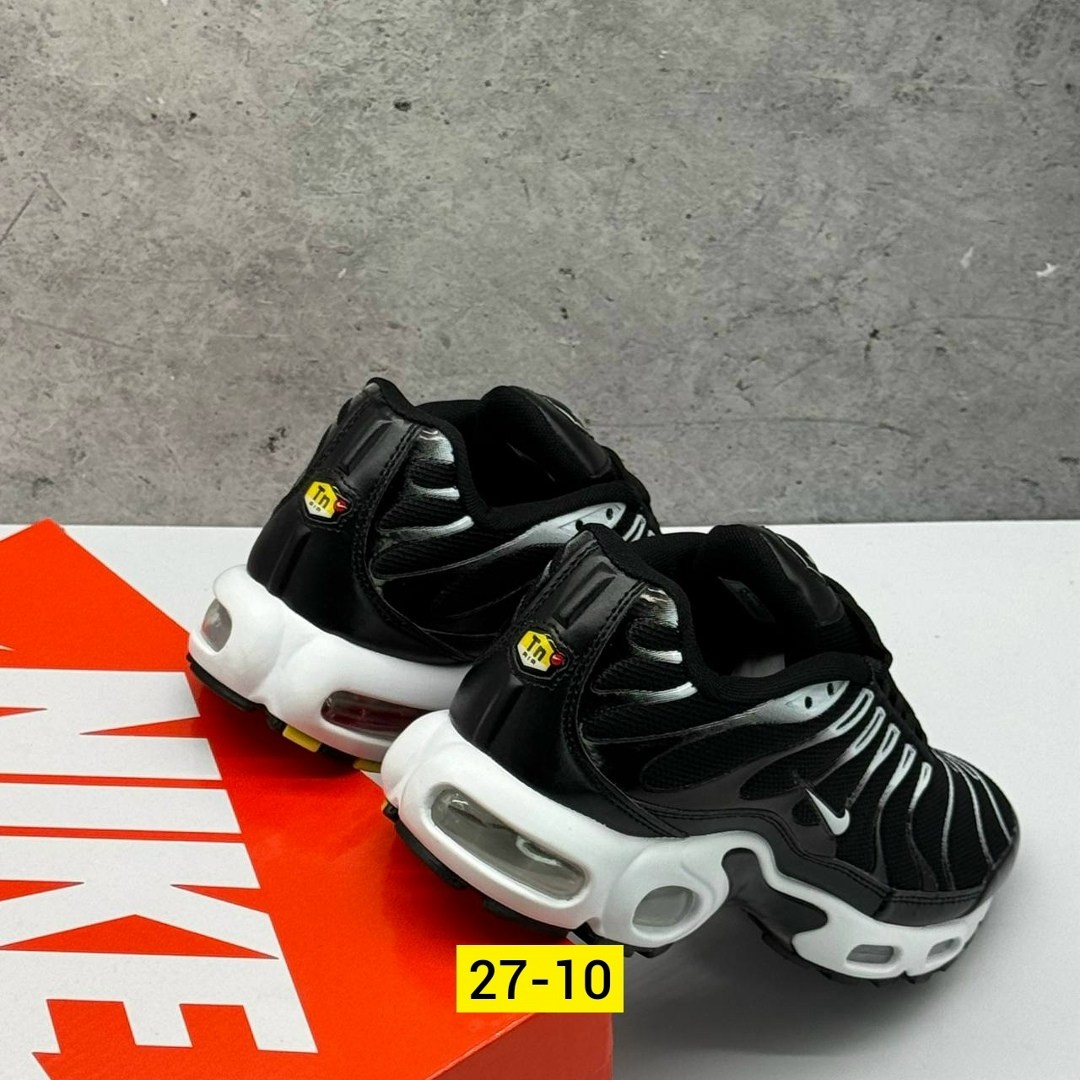 кроссовки nike air max plus tn,nike air max tn plus,кроссовки мужские nike air max tn plus,мужские кроссовки nike air max plus tn black silver green,nike air max tn plus black