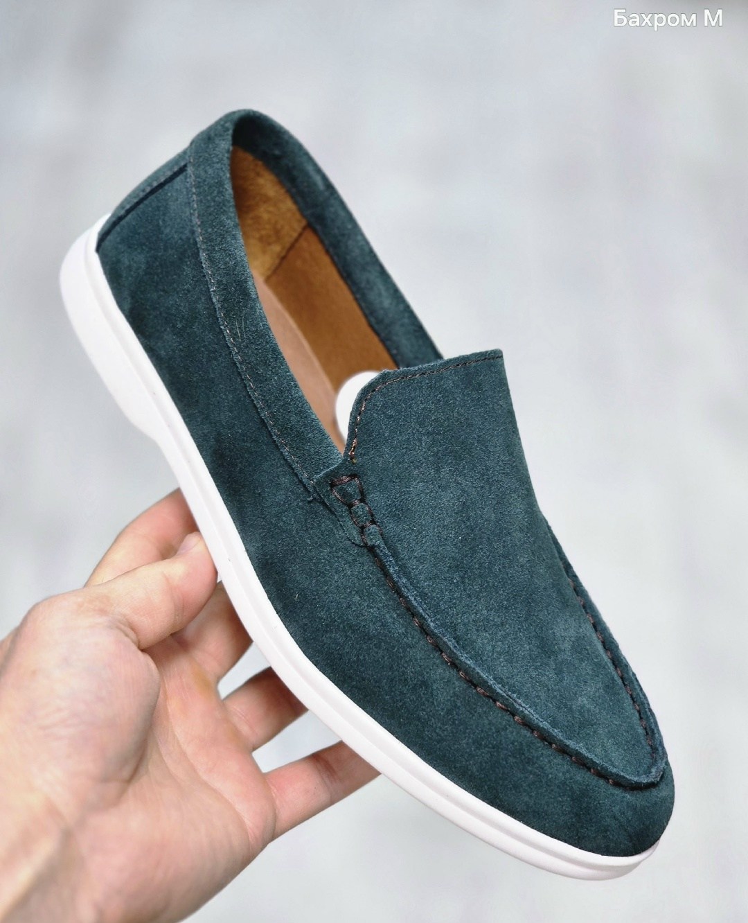 loro piana мужские лоферы,лоферы мужские замшевые,мужские лоферы из натуральной замши,лоферы мужские замшевые с белой подошвой,лоферы мужские замшевые коричневые