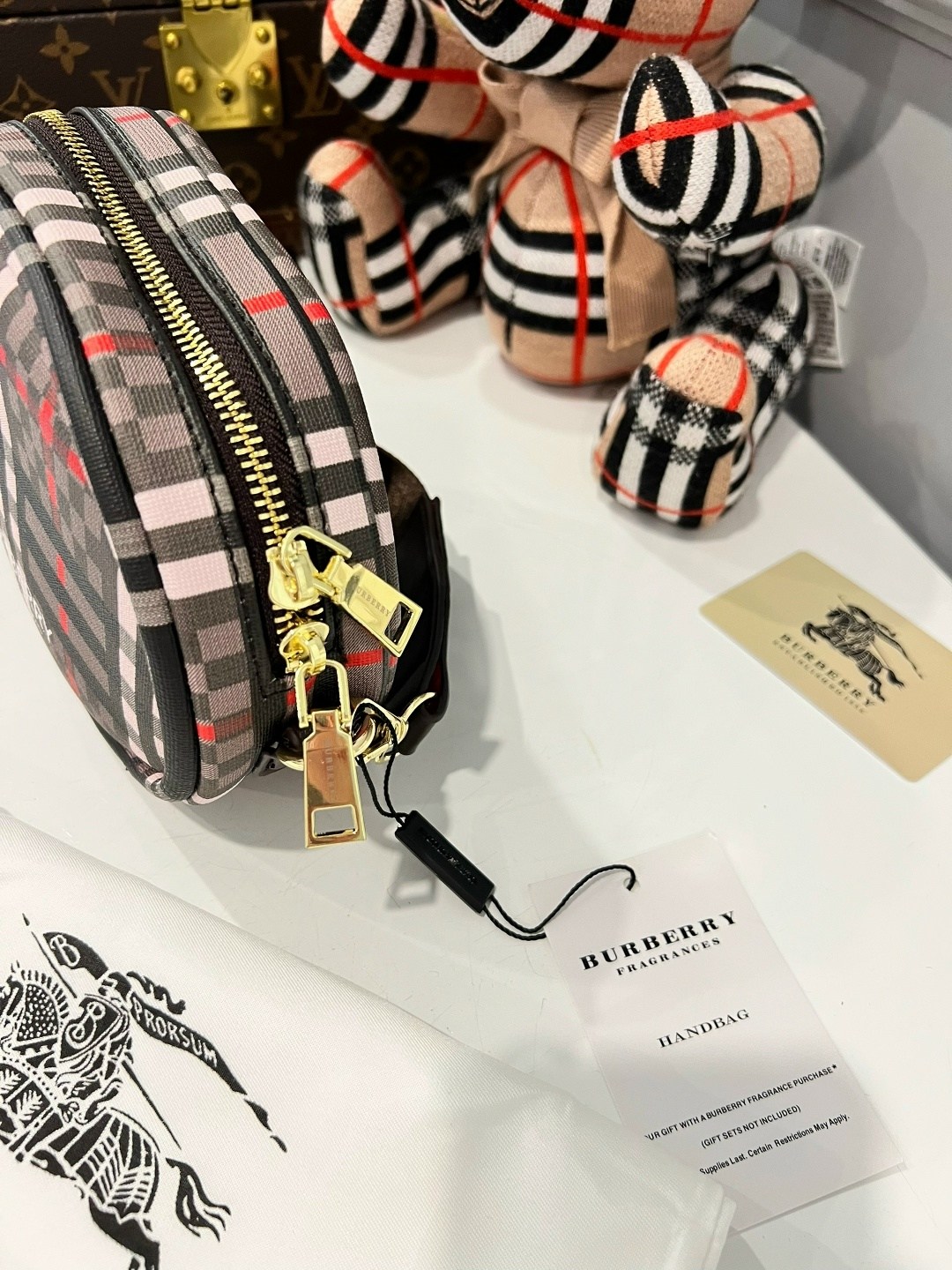 поясная сумка burberry,burberry сумка,пояс burberry,burberry сумка на пояс,burberry поясная сумка с монограммой