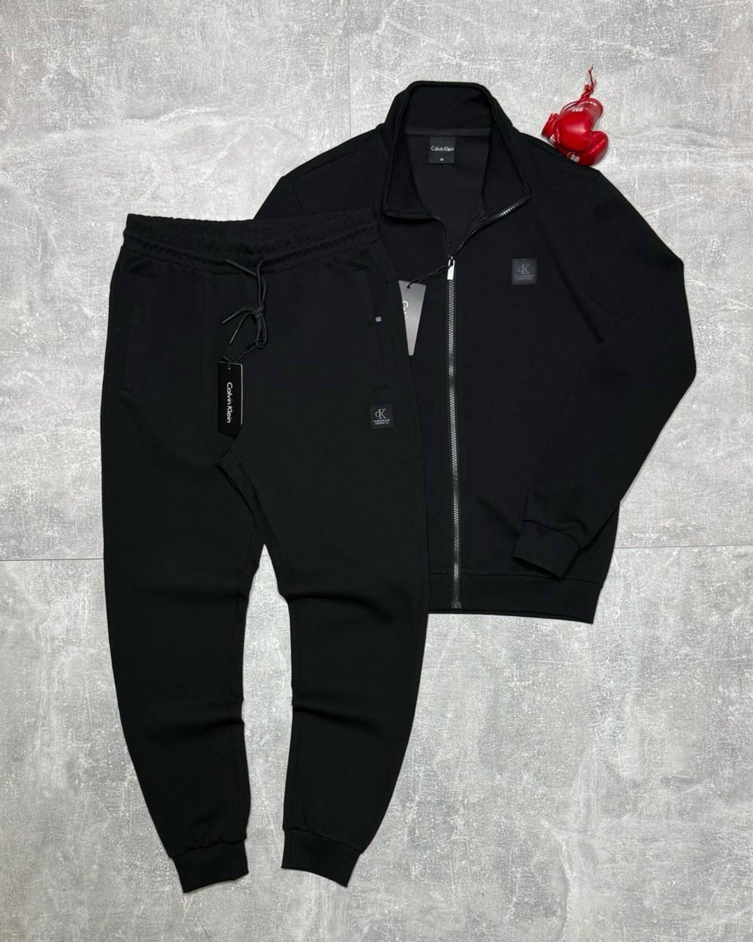 спортивный костюм dolce & gabbana,спортивный костюм для мужчин,спортивный костюм мужской,мужской спортивный костюм armani exchange,спортивный костюм