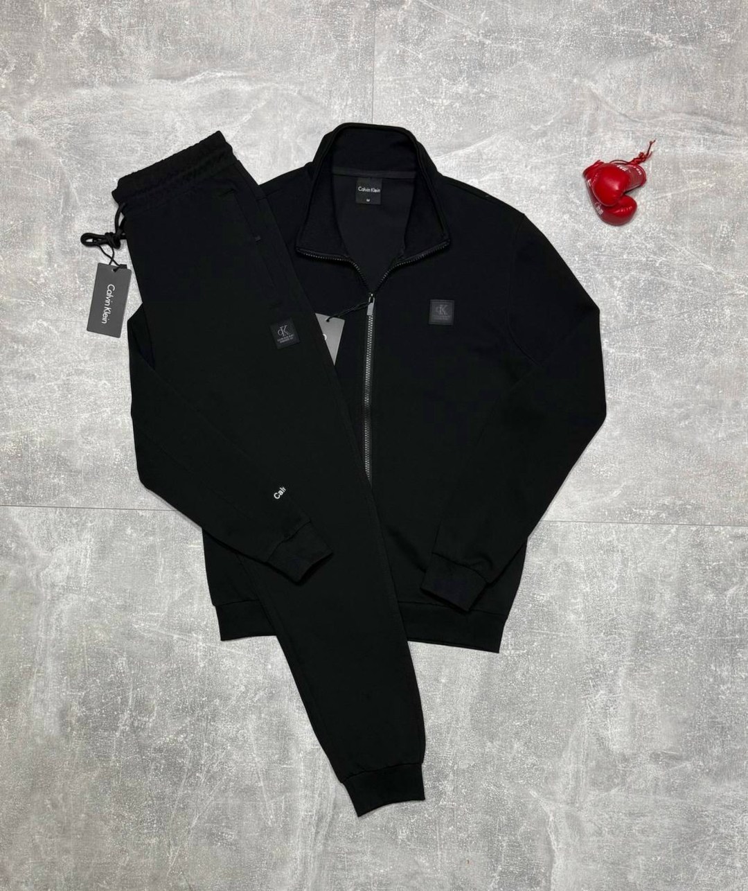 спортивный костюм dolce & gabbana,спортивный костюм для мужчин,спортивный костюм мужской,мужской спортивный костюм armani exchange,спортивный костюм