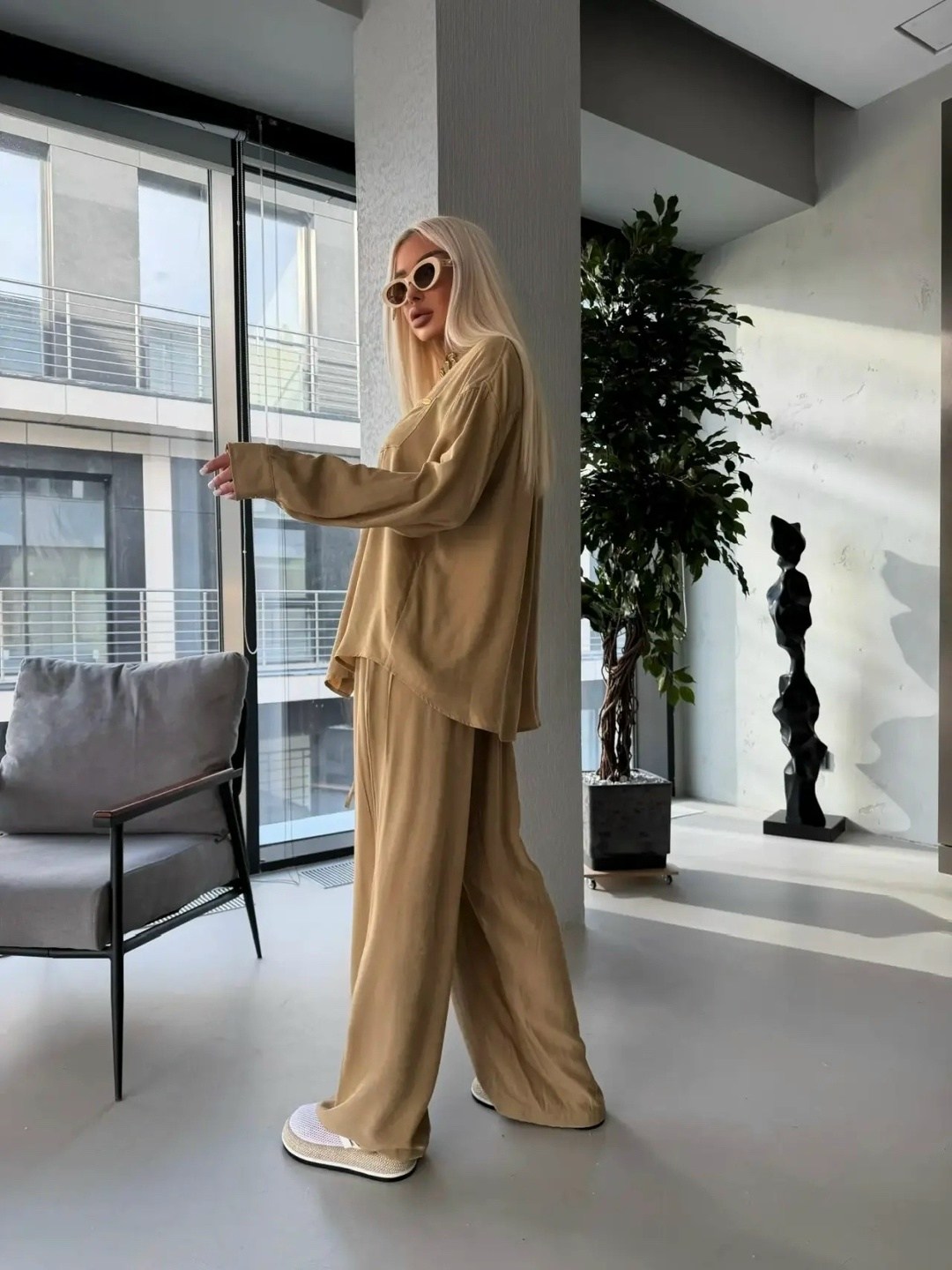 костюм с брюками,брючный костюм,костюм повседневный,костюм бежевый,велюровый костюм