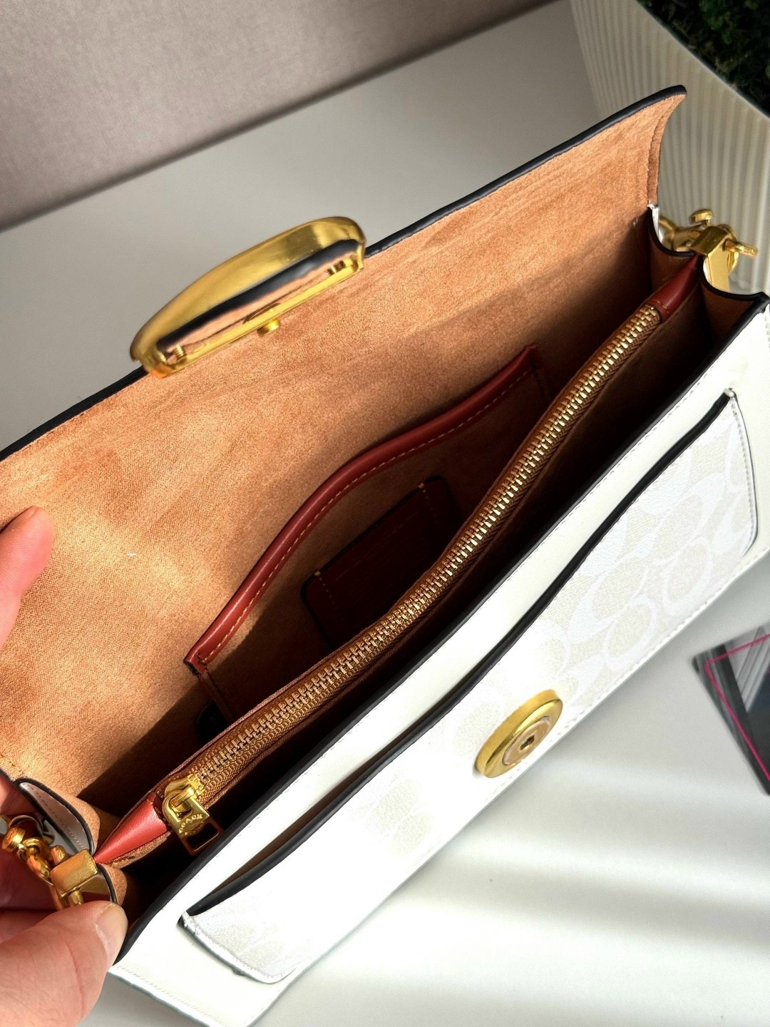 женская сумка coach,сумка coach,сумка через плечо coach цвет белый,сумка реплика coach,сумка через плечо coach