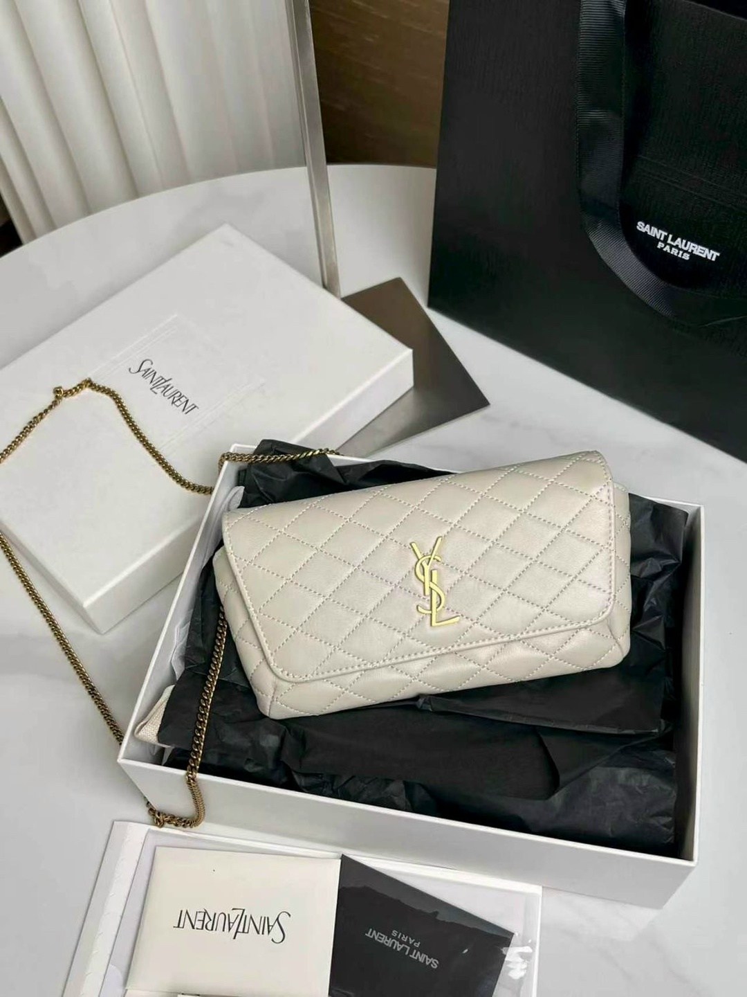 сумка с цепочкой,cумка saint laurent,yves saint laurent сумка,сумка на плечо saint laurent,клатч