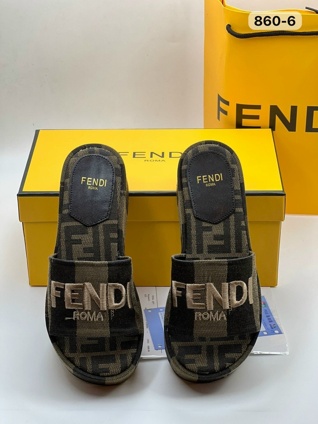 шлепки фенди,шлепки фенди женские оригинал,шлепанцы fendi,тапочки fendi,шлепанцы женские