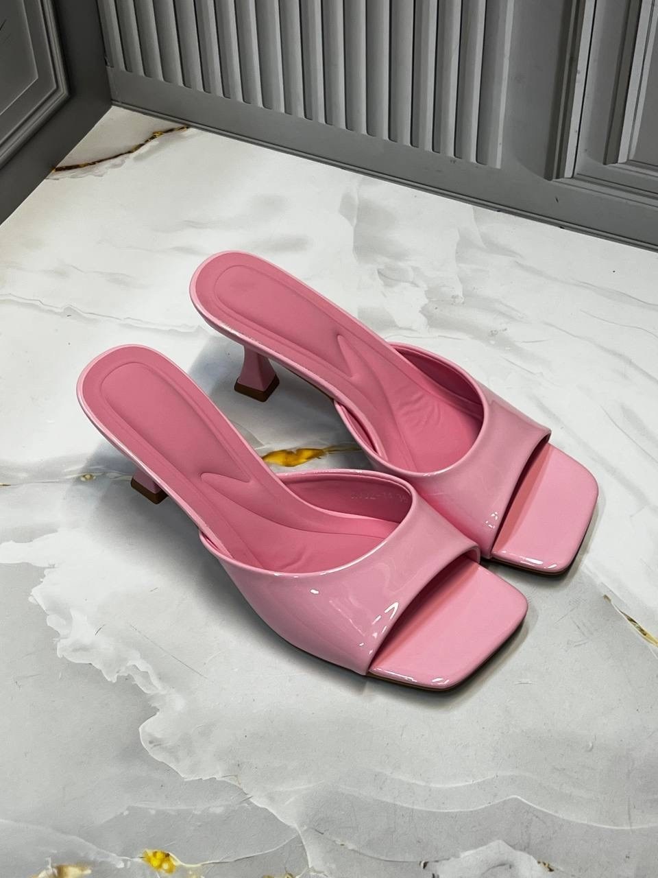 мюли на каблуке,женские босоножки на высоком каблуке,каблуки босоножки,шлепанцы женские,туфли с каблуками разного цвета