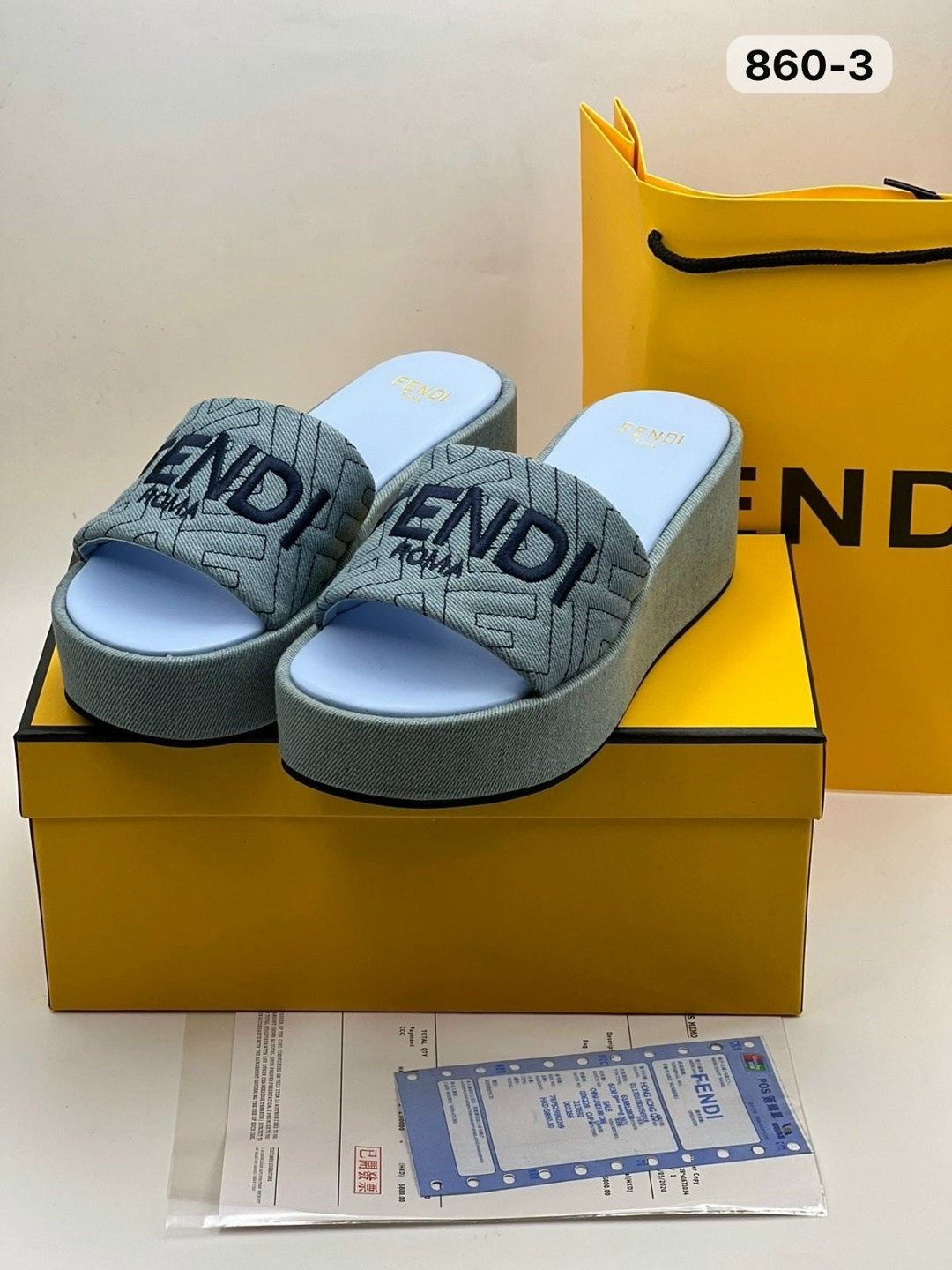 шлепки фенди,шлепки фенди женские оригинал,шлепанцы fendi,тапочки fendi,шлепанцы женские
