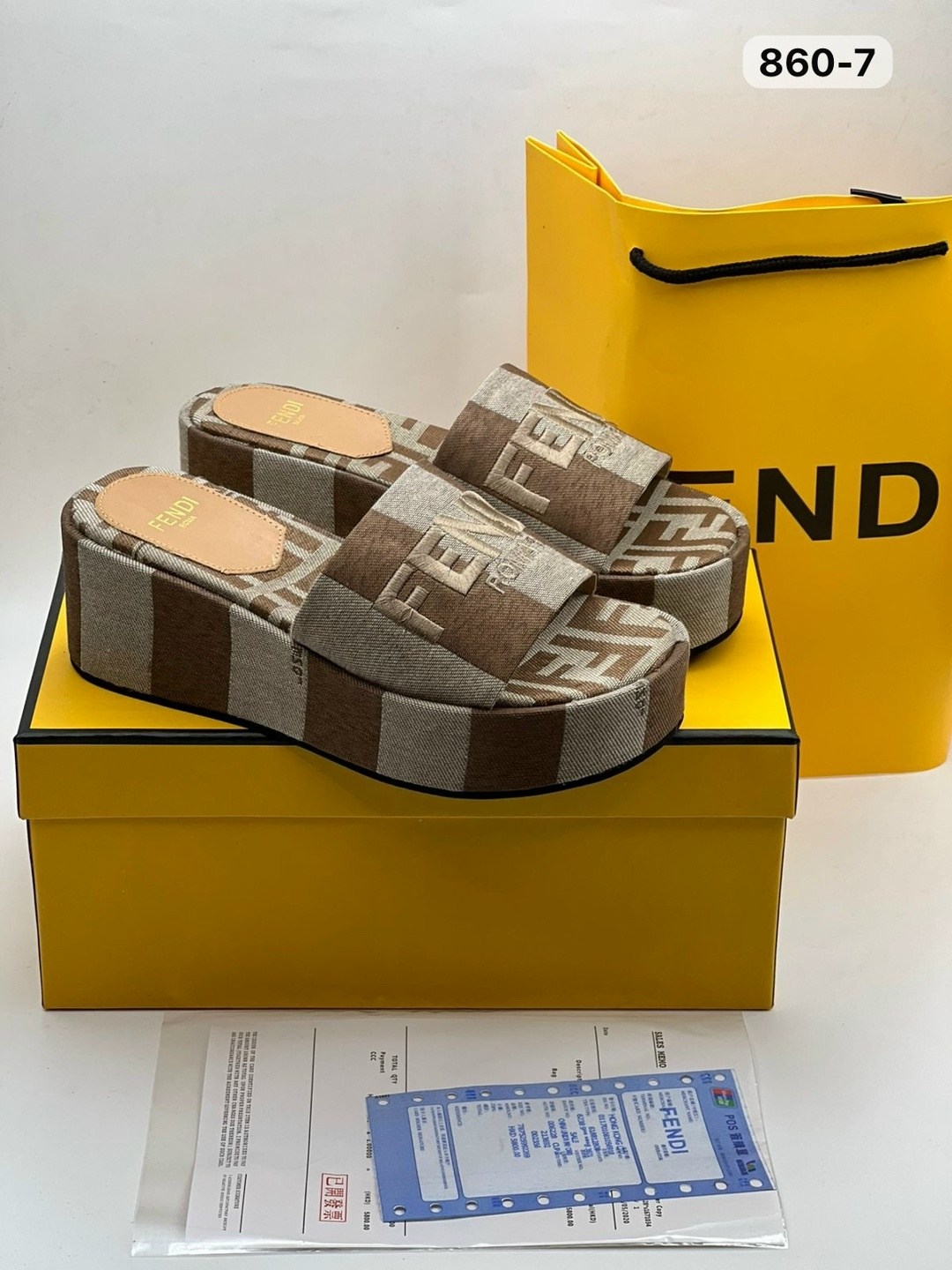 шлепки фенди,шлепанцы fendi,шлепанцы женские,шлепанцы женские fendi,