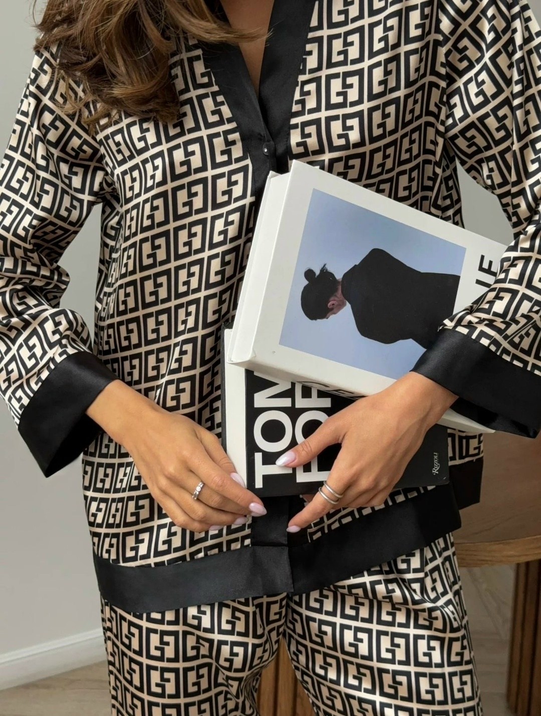 пижама шелковая фенди,женская пижама,пижама домашний костюм,комплект пижама,пижама для женщин