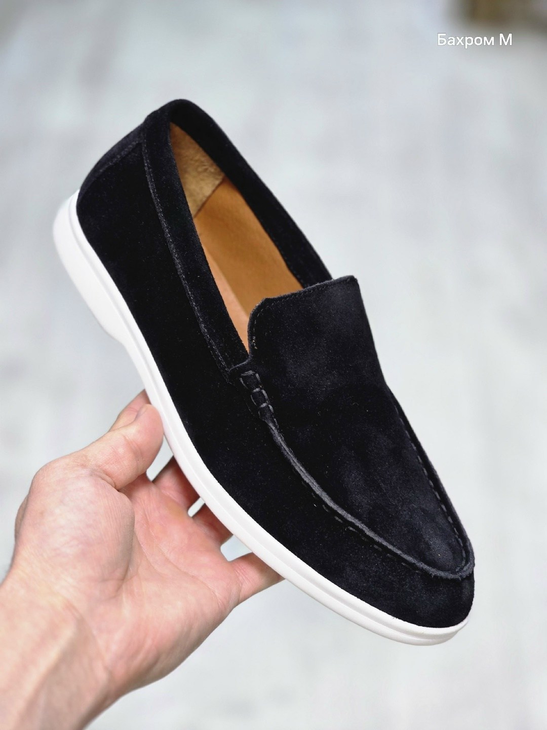 loro piana мужские лоферы,лоферы мужские замшевые,мужские лоферы из натуральной замши,лоферы мужские замшевые с белой подошвой,лоферы мужские замшевые коричневые
