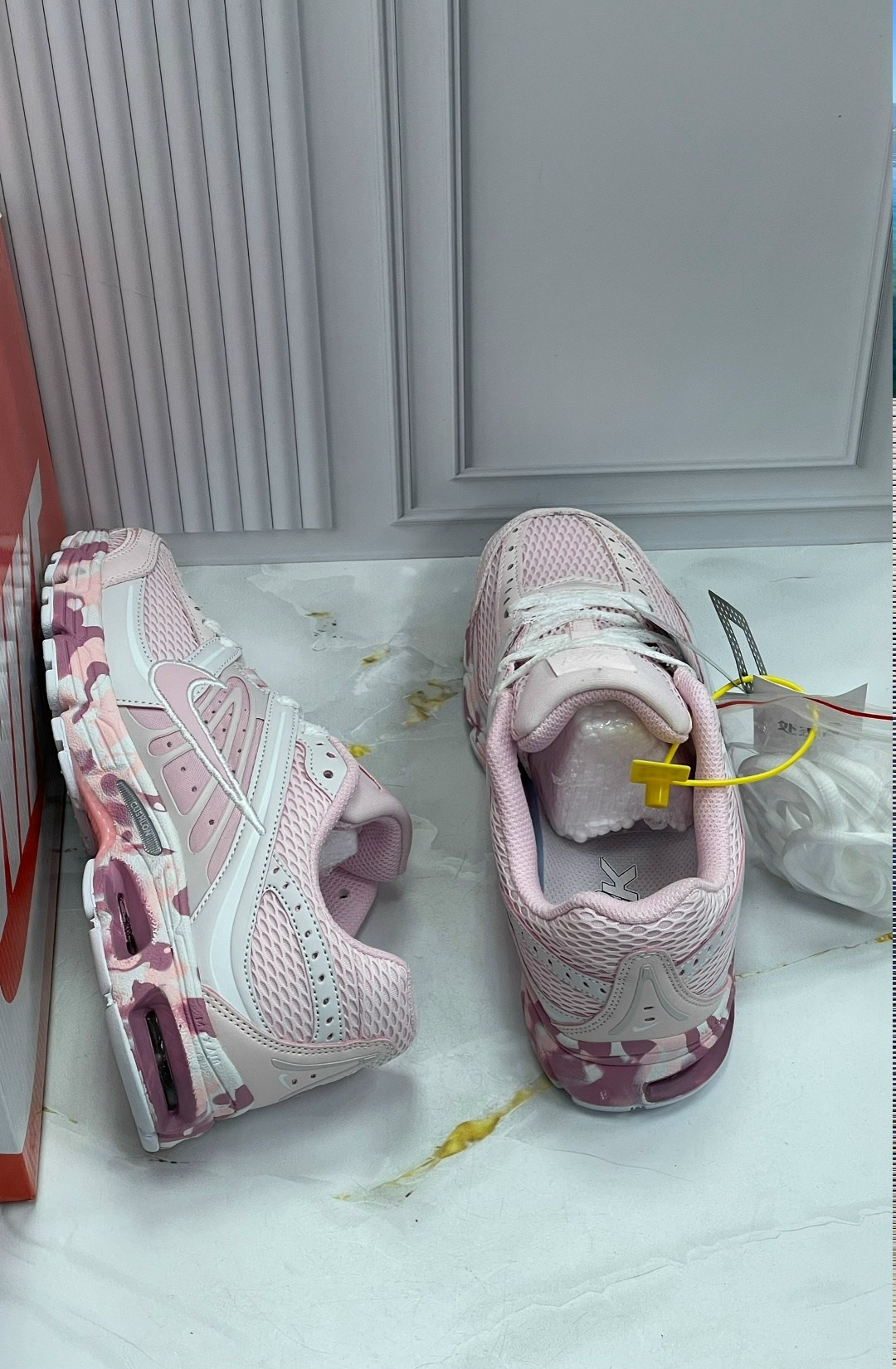 кроссовки nike initiator slip resistant розовые,кроссовки nike initiator розовые pink y2k женские,кроссовки,кроссовки initiator running nike бело-розовый,кроссовки nike initiator pink женские