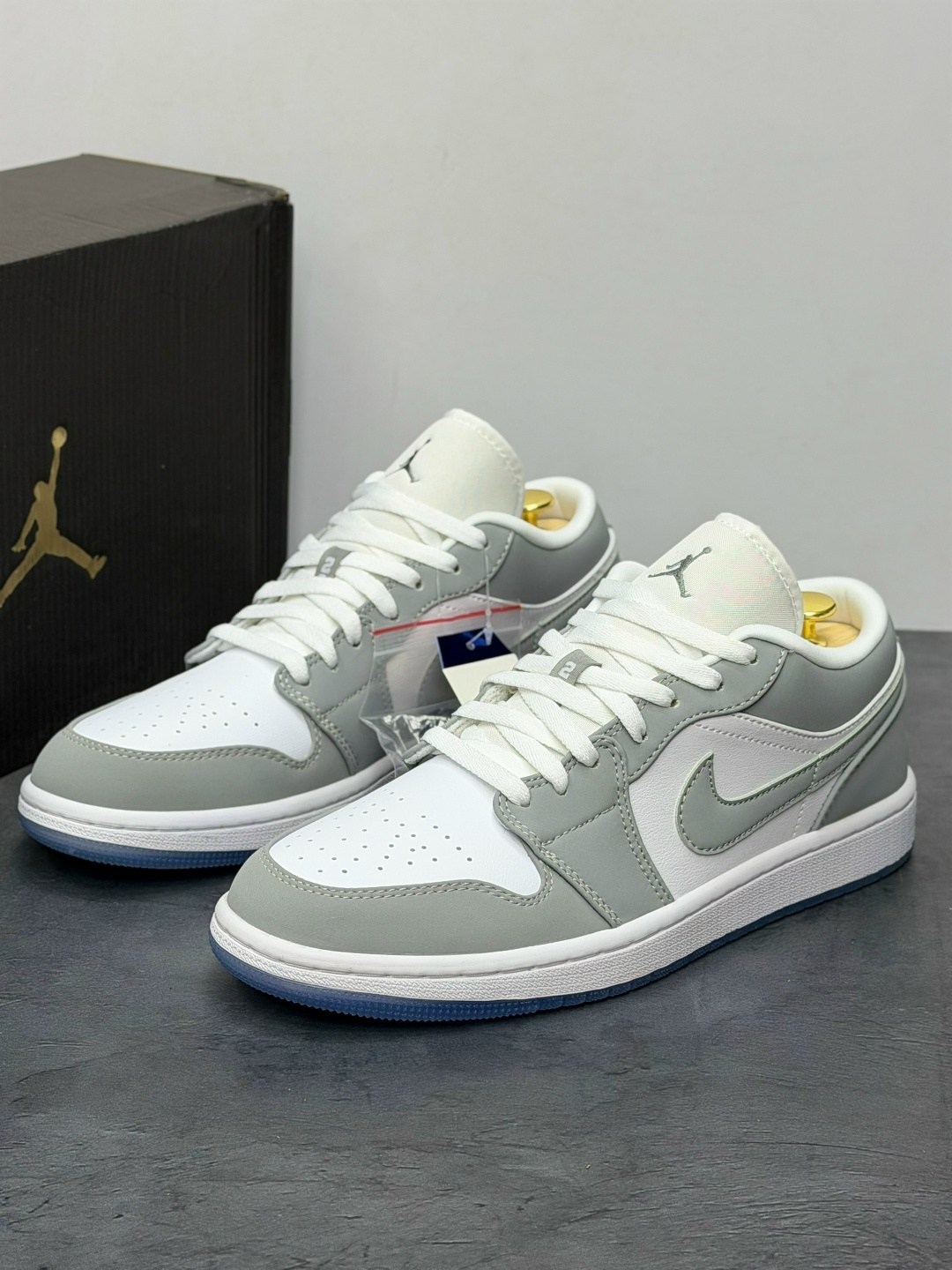 air jordan 1 low wolf grey dc0774-105,nike air jordan 1 low wolf grey,nike air jordan 1 low,кроссовки nike air jordan 1 low wolf grey,кроссовки nike air jordan 1 low