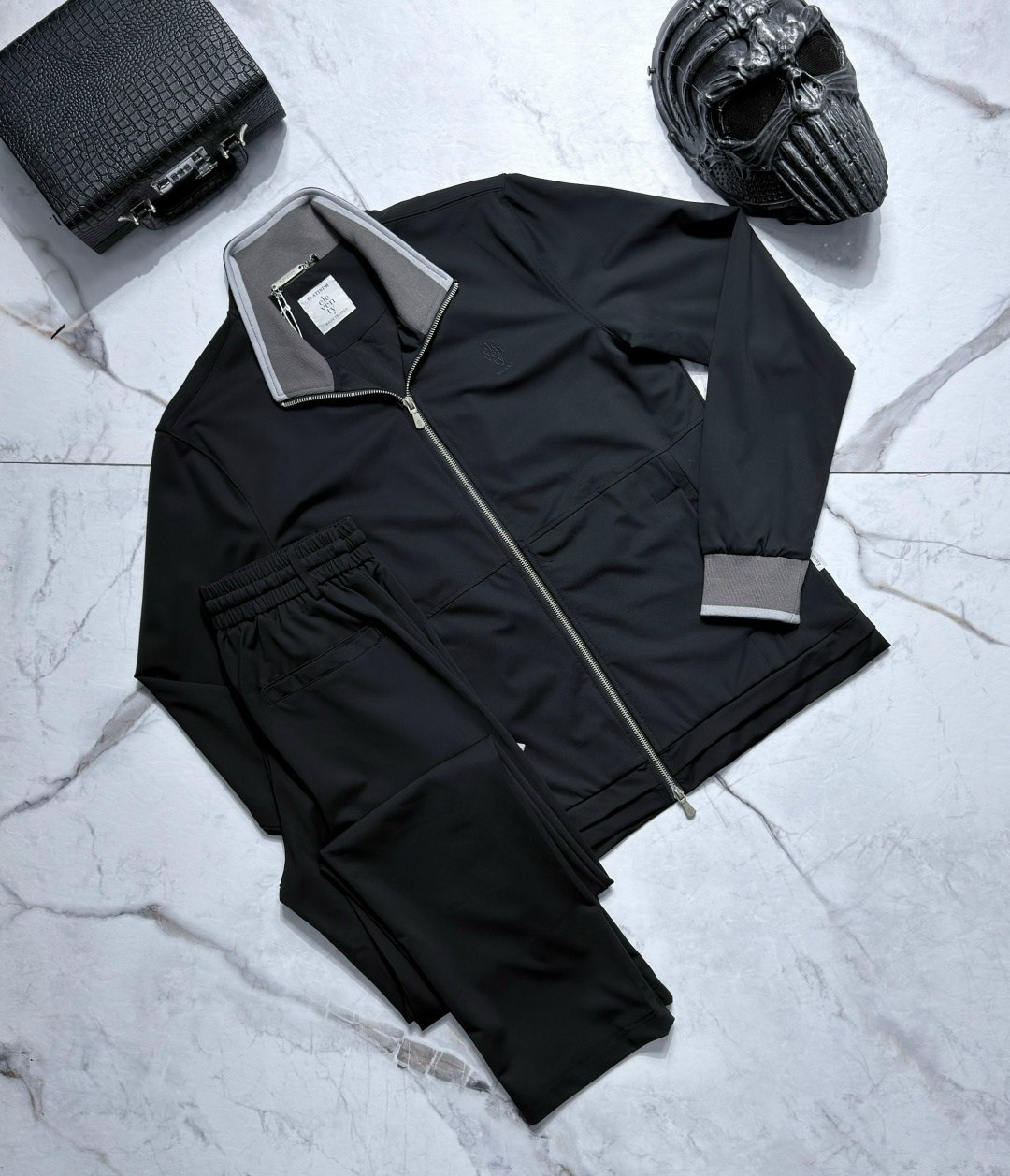спортивный костюм brunello cucinelli,мужские спортивные костюмы,спортивный костюм hugo boss,костюм спортивный prada,спортивный костюм дольче габбана мужской