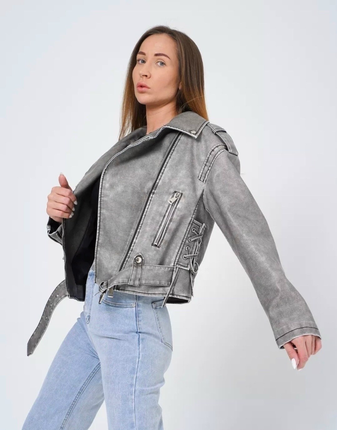 косуха винтажная куртка кожаная oversize серая monyken,косуха кожаная женская куртка оверсайз демисезонная,косуха кожаная женская куртка оверсайз,косуха кожаная серая винтажная куртка оверсайз,куртка