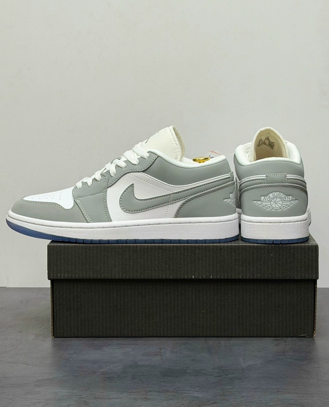 air jordan 1 low wolf grey dc0774-105,nike air jordan 1 low wolf grey,nike air jordan 1 low,кроссовки nike air jordan 1 low wolf grey,кроссовки nike air jordan 1 low