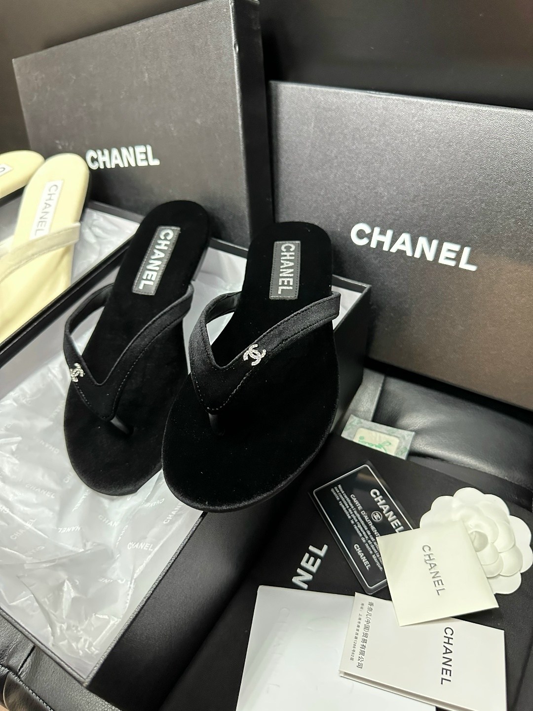 шлепанцы chanel,chanel шлепанцы женские,шлепки шанель,тапочки chanel,
