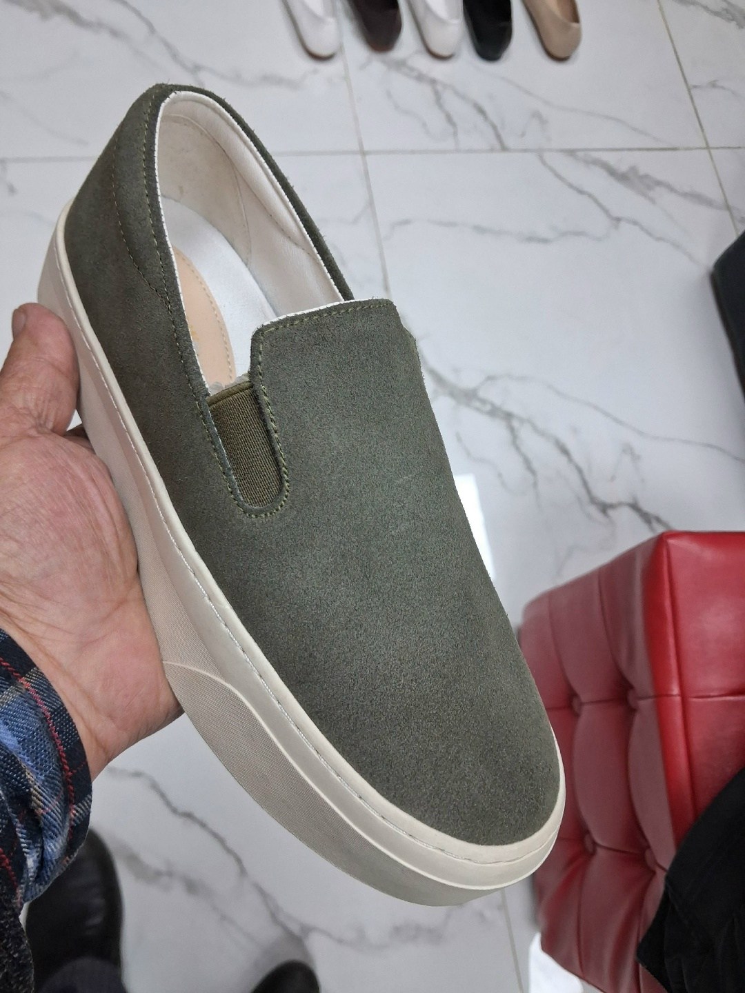 слипоны мужские замшевые черные классика,zara мужские замшевые слипоны,слипоны из натуральной замши the row,,слипоны замшевые