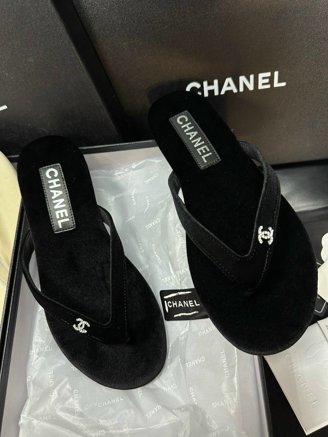 шлепанцы chanel,chanel шлепанцы женские,шлепки шанель,тапочки chanel,