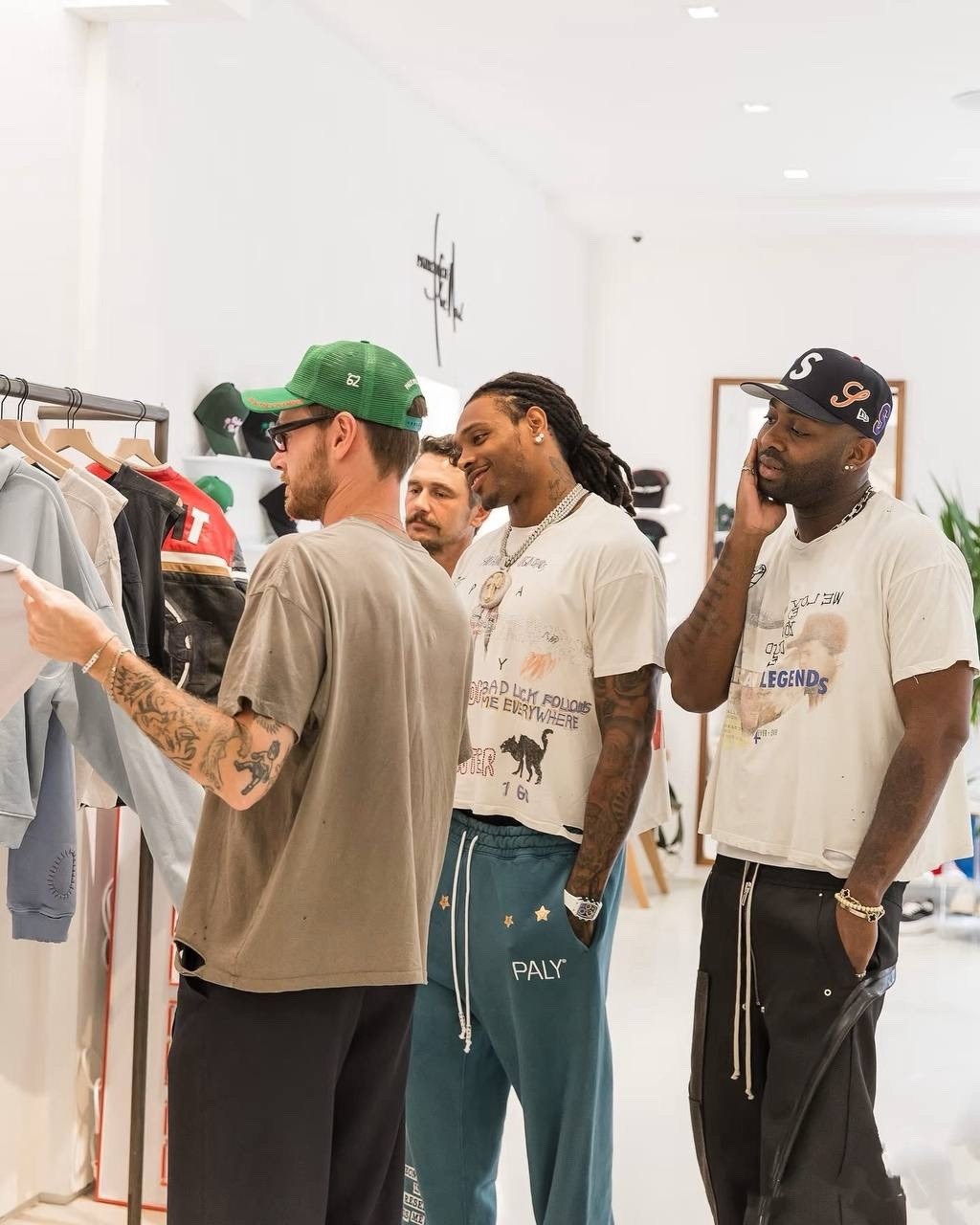 джинсовые брюки,джинсы мужские,широкие джинсы,мужская мода,джинсы свободного кроя