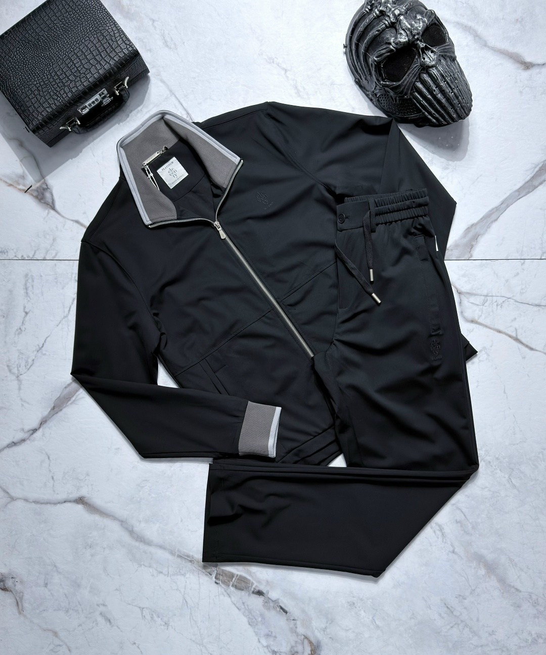 спортивный костюм brunello cucinelli,мужские спортивные костюмы,спортивный костюм hugo boss,костюм спортивный prada,спортивный костюм дольче габбана мужской