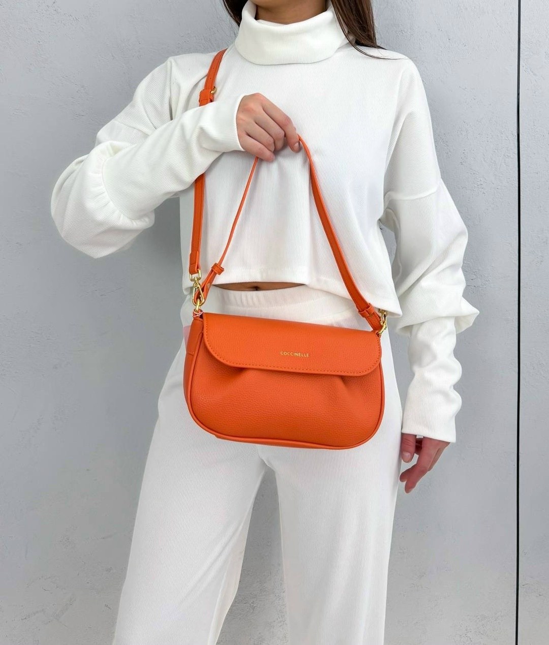 сумка coccinelle,сумка женская coccinelle,сумка,сумки женская,сумка coccinelle через плечо