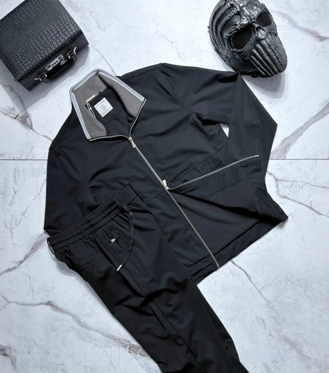 спортивный костюм brunello cucinelli,мужские спортивные костюмы,спортивный костюм hugo boss,костюм спортивный prada,спортивный костюм дольче габбана мужской