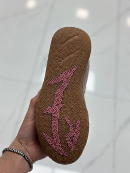 Кроссовки