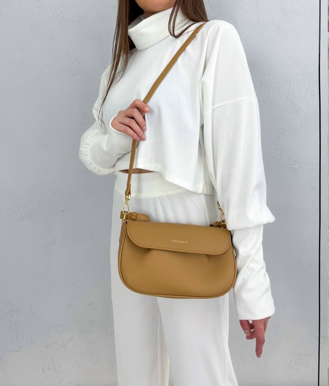 сумка coccinelle,сумка женская coccinelle,сумка,сумки женская,сумка coccinelle через плечо