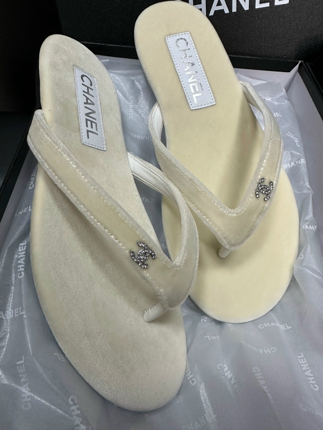 шлепанцы chanel,chanel шлепанцы женские,шлепки шанель,тапочки chanel,