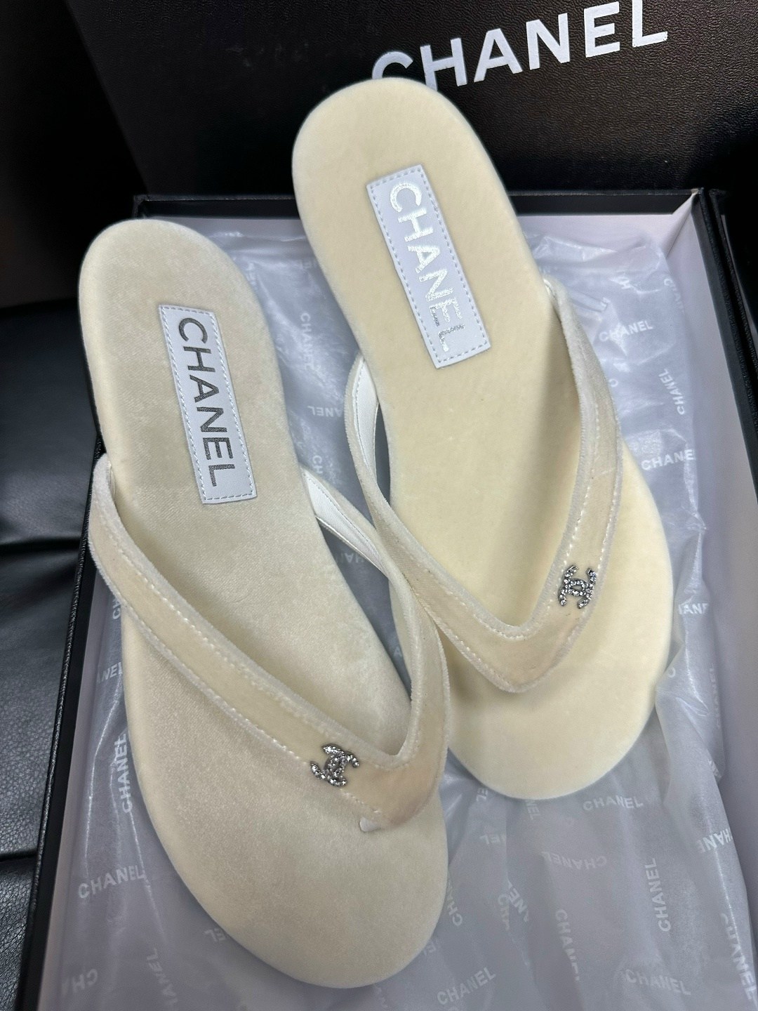 шлепанцы chanel,chanel шлепанцы женские,шлепки шанель,тапочки chanel,